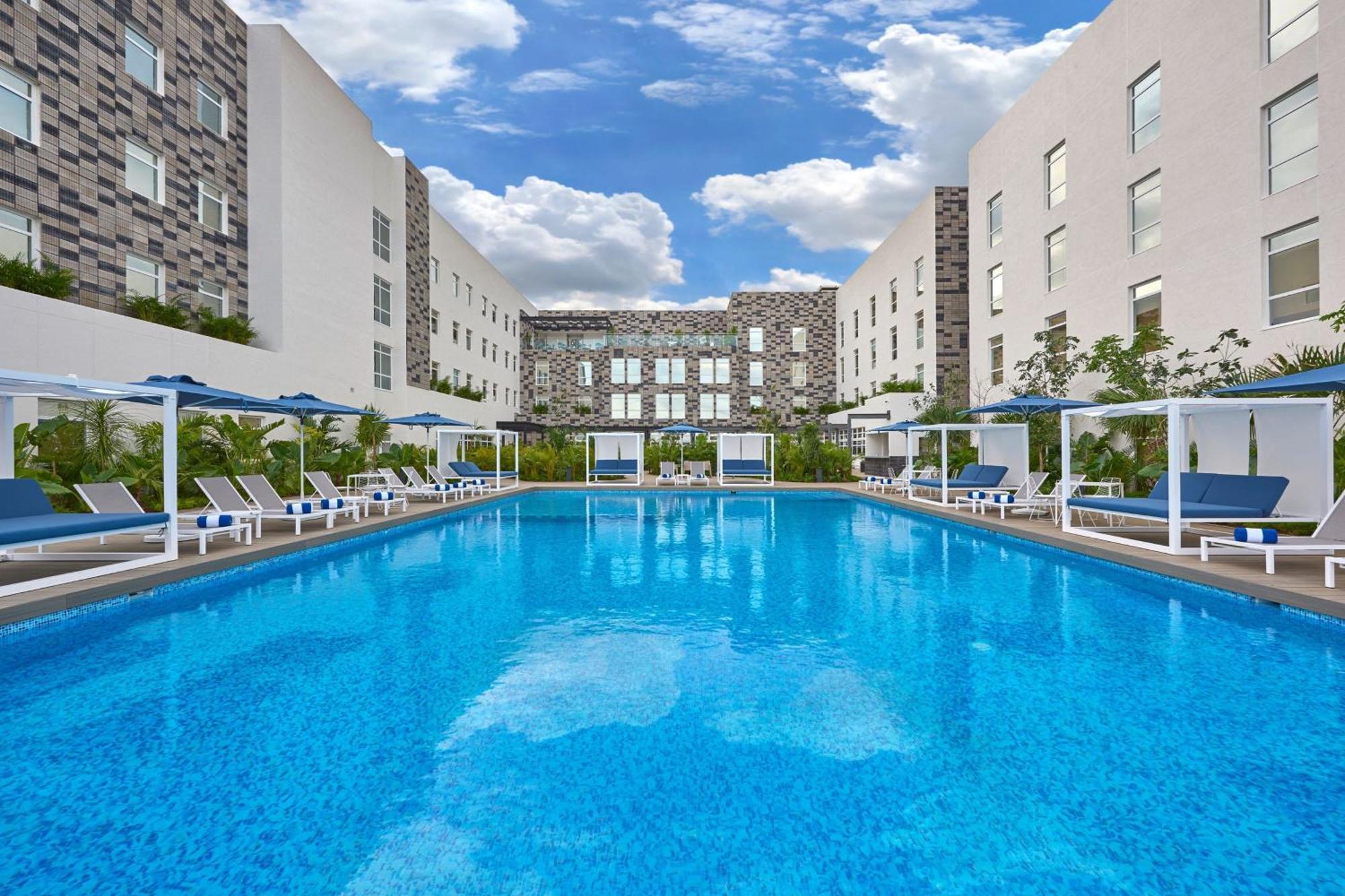 City Express Plus By Marriott Cancun Aeropuerto Riviera Dış mekan fotoğraf